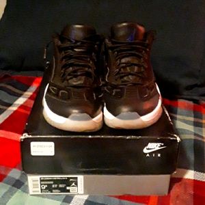 AIR JORDAN RETRO LOW IE (Space jam)